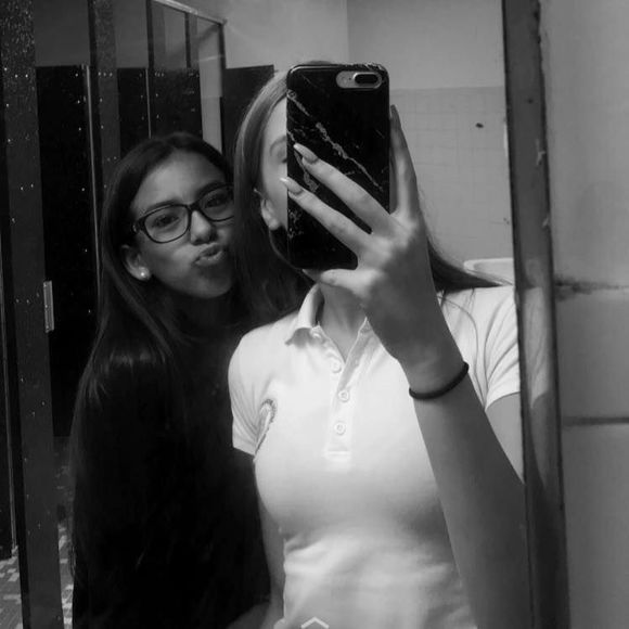 Meet your Posher, Lexie - Picture 1 of 1